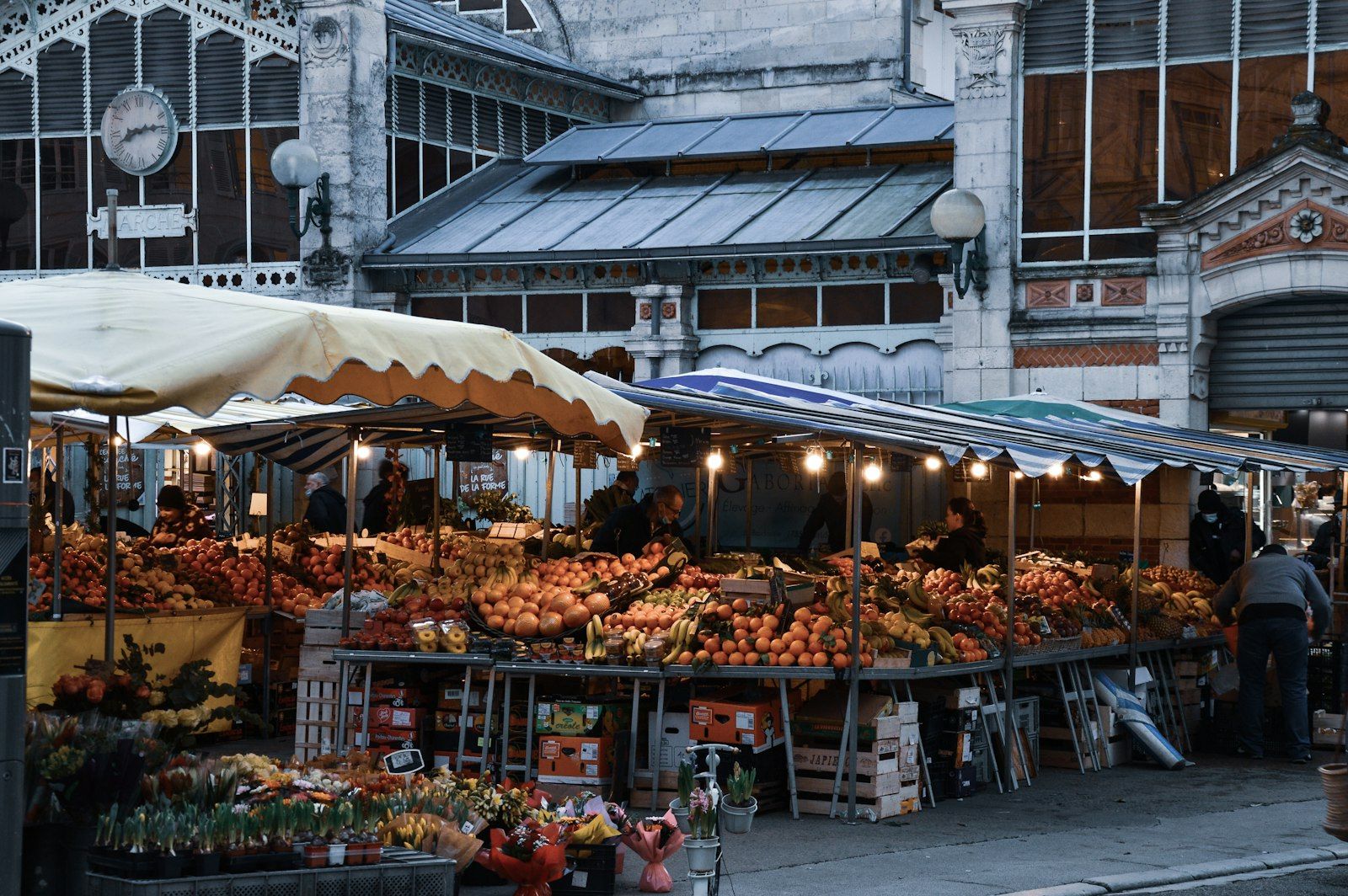 Étals d'un marché